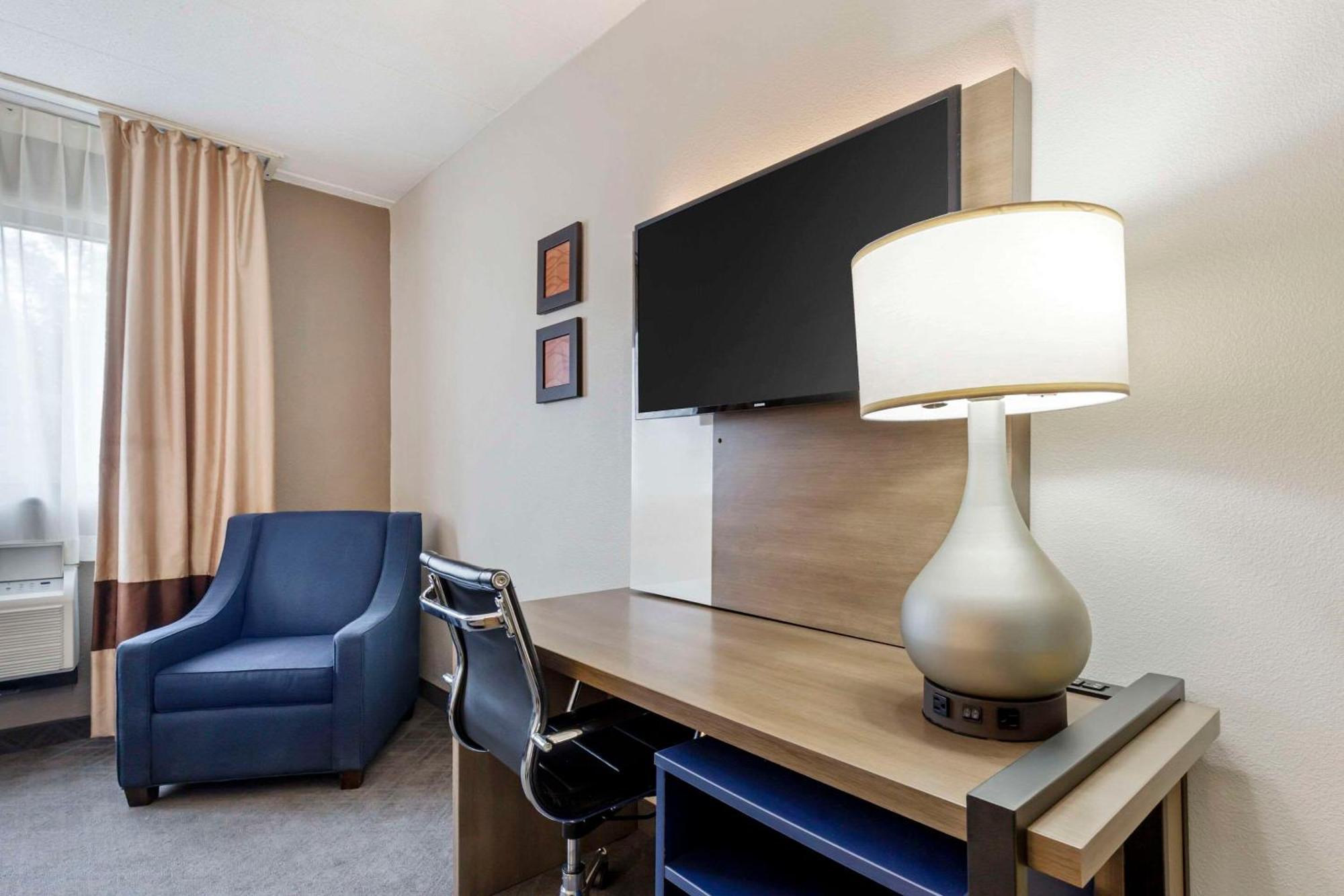 Comfort Inn Herndon-Reston Ngoại thất bức ảnh